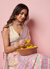 Beige colour saree looking special